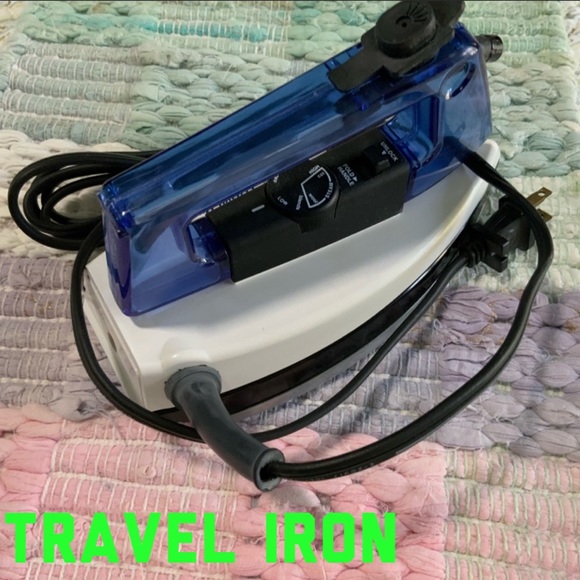 Black & Decker Travel Iron - Steam Folding Handle - Picture 6 of 10